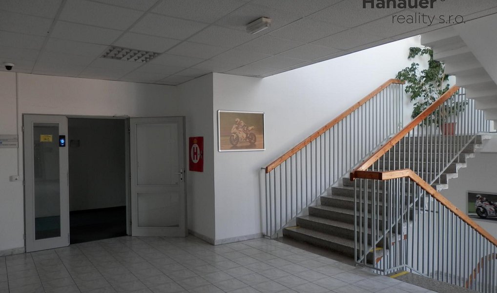 Pronájem kanceláře 40 m², Ústí nad Labem – náhled fotky 2