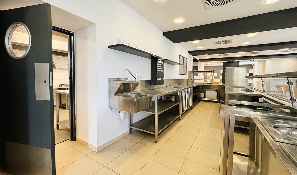 Pronájem restaurace 362 m², Písek – náhled fotky 12