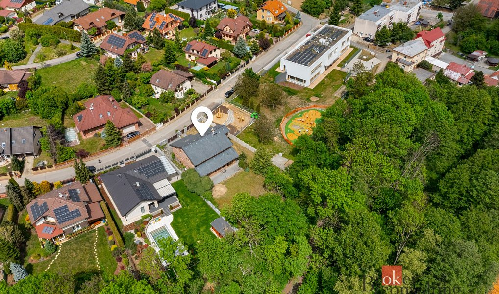 Prodej domu 256 m² s pozemkem 844 m², Jesenice – náhled fotky 4