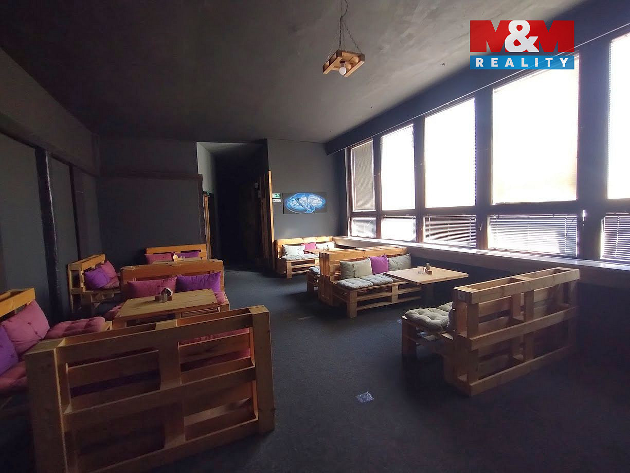Pronájem obchodních prostor 582 m² — photo 3