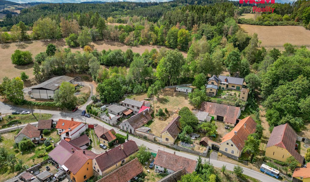 Prodej stavebního pozemku 1 676 m², Strašice – náhled fotky 10