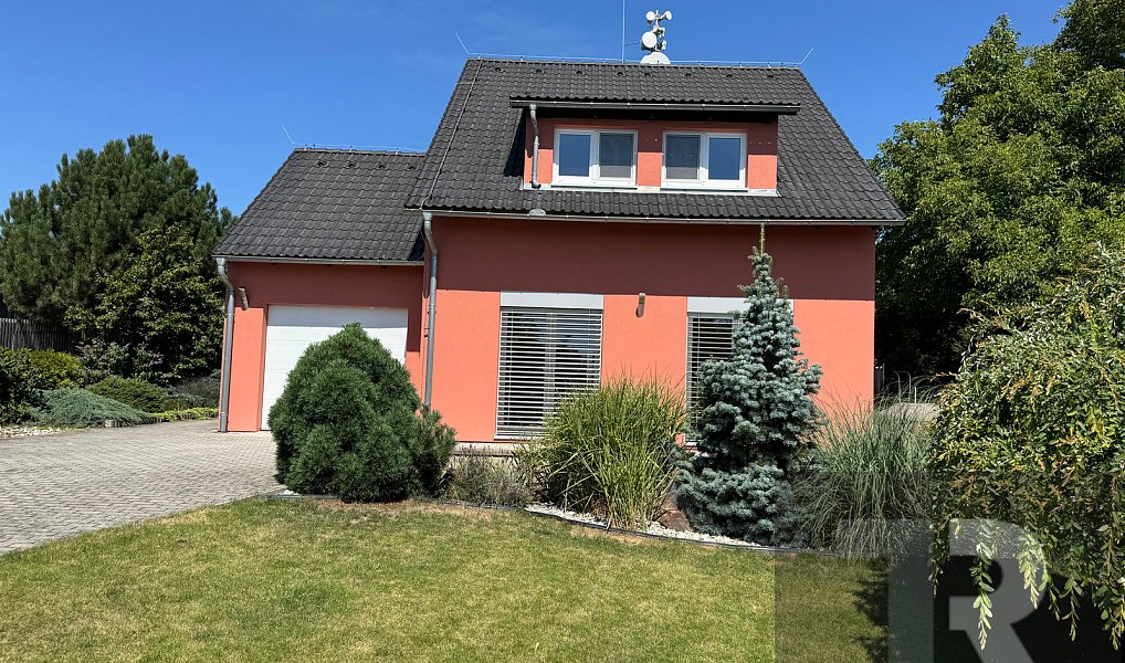 Prodej domu 147 m² s pozemkem 1 050 m², Vejprnice – fotka 1 z 35