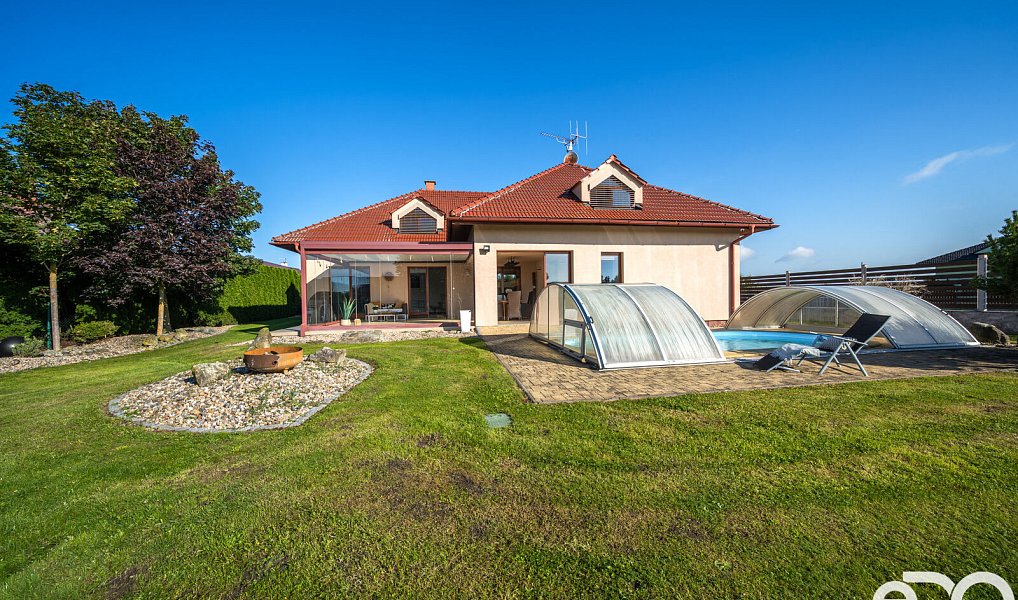 Prodej domu 340 m² s pozemkem 970 m², Kosořice – náhled fotky 30