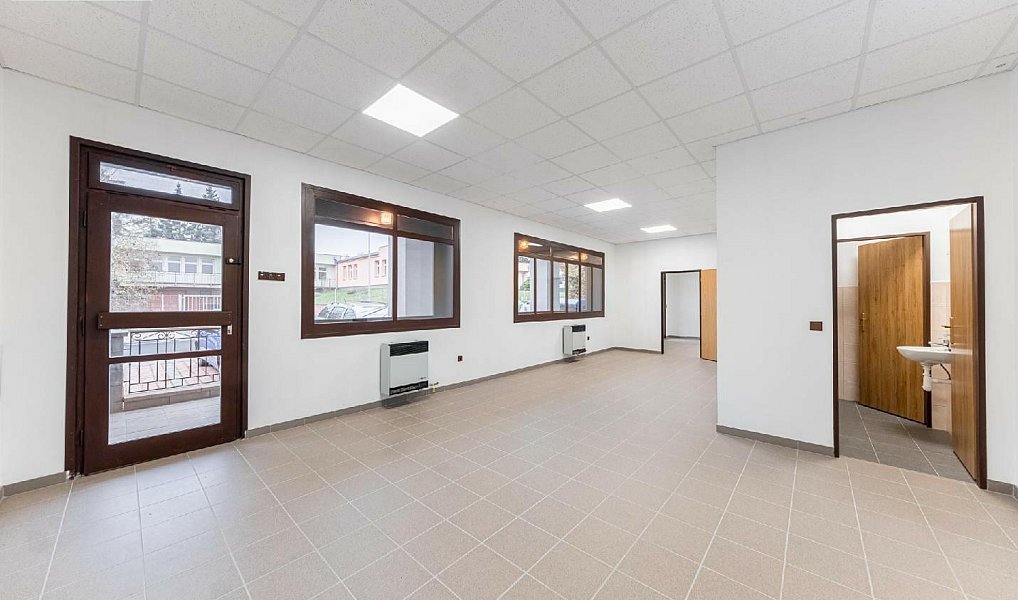 Prodej obchodních prostor 69 m², Přelouč – náhled fotky 13