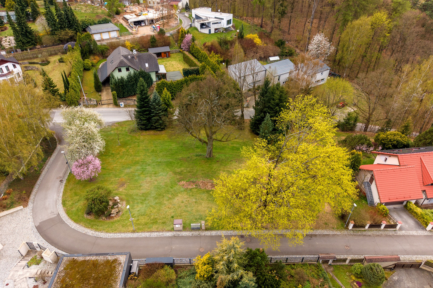Prodej stavebního pozemku 1 765 m²