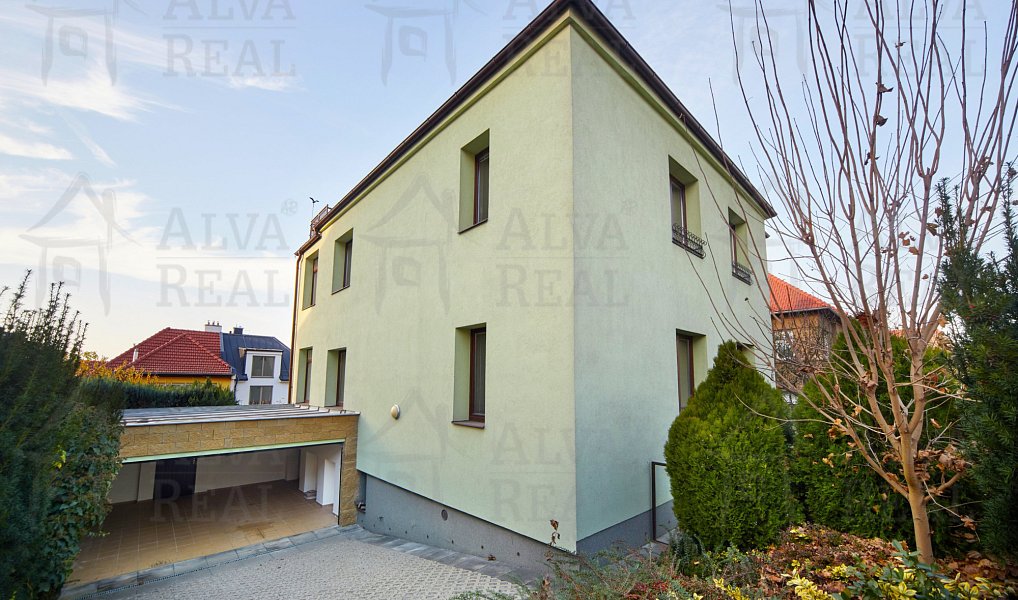 Prodej domu 354 m² s pozemkem 525 m², Brno – náhled fotky 32