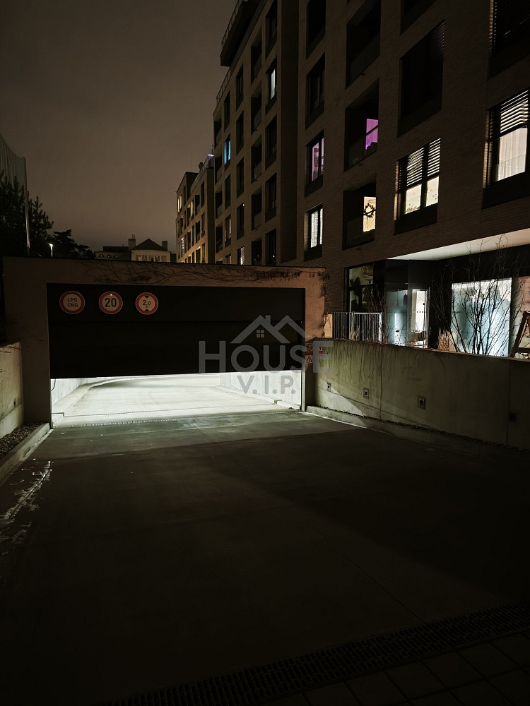 Pronájem garážového stání 12 m2, praha - strašnice — photo 4