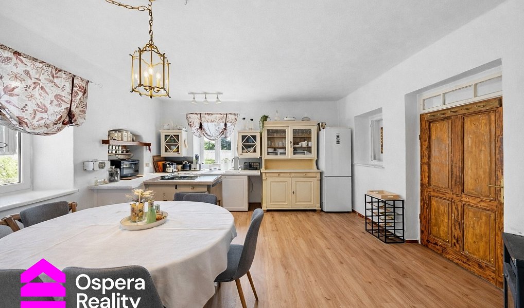 Prodej domu 137 m² s pozemkem 1 021 m², Starý Petřín – náhled fotky 2
