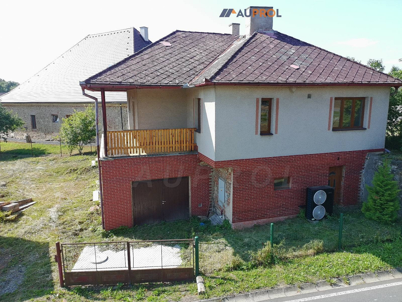 Prodej domu 290 m² s pozemkem 461 m² – fotografie 2