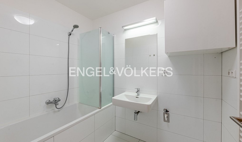 Pronájem bytu 2+kk 57 m², Praha – náhled fotky 7