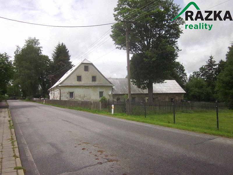 Prodej domu 240 m² s pozemkem 3 949 m²