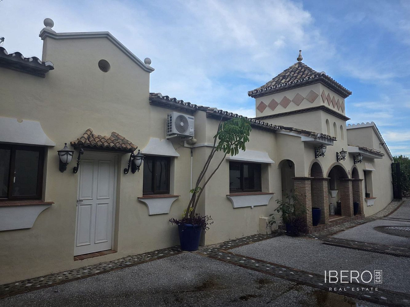 Prodej domu 415 m² s pozemkem 2 000 m²