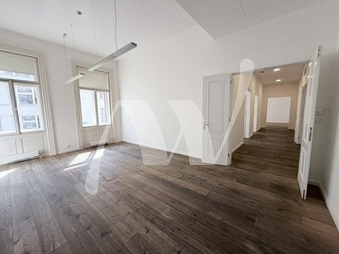 Pronájem kanceláře 179 m² — photo 3