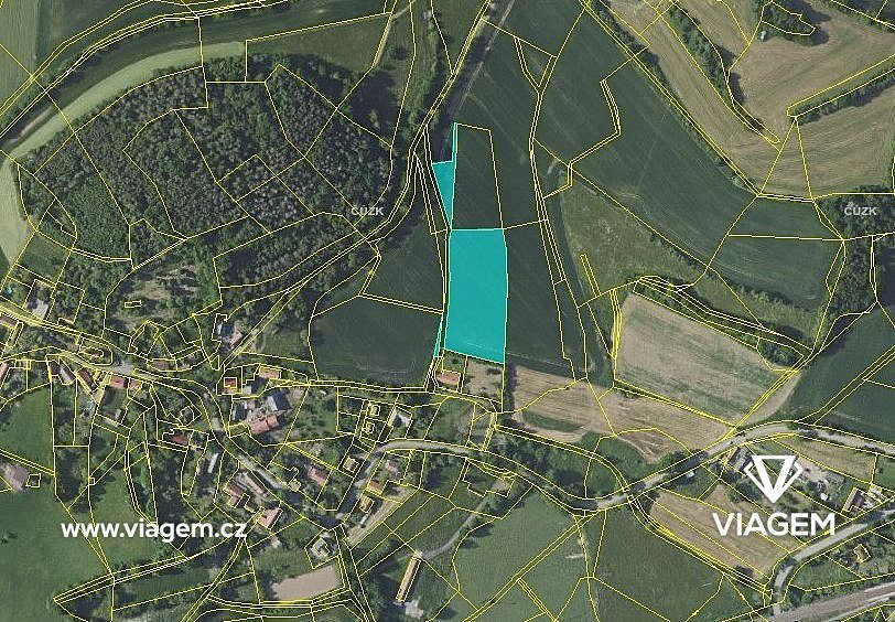 Prodej pole 4 376 m²