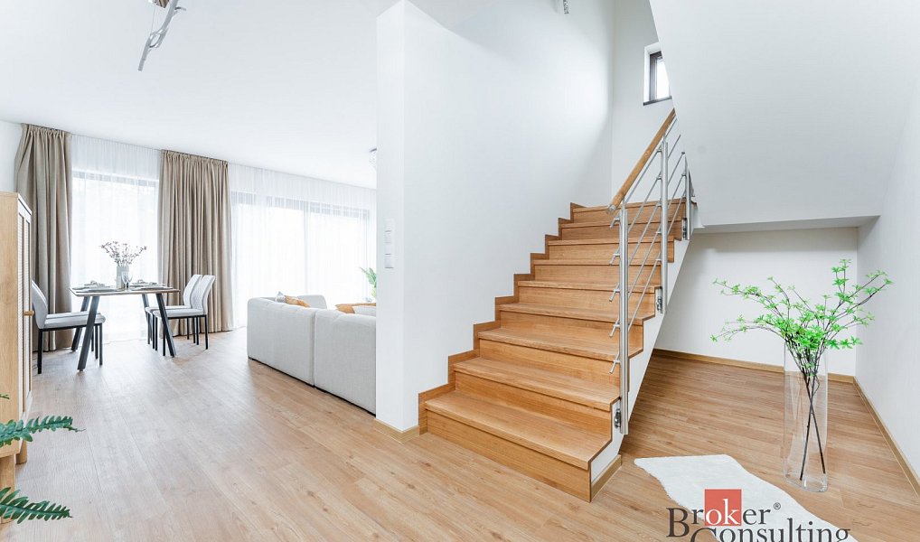 Prodej domu 170 m² s pozemkem 338 m², Ořech – náhled fotky 4