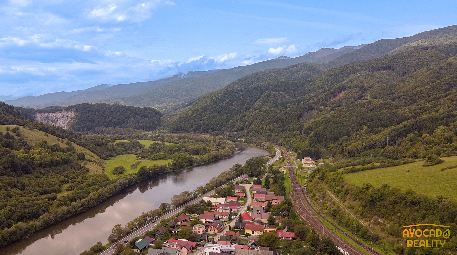 Prodej stavebního pozemku 6 286 m², Kraľovany