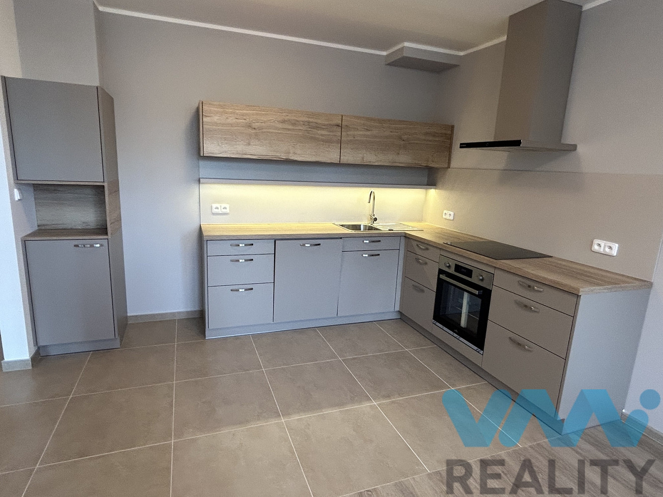 Pronájem bytu 3+kk 64 m² – fotografie 4