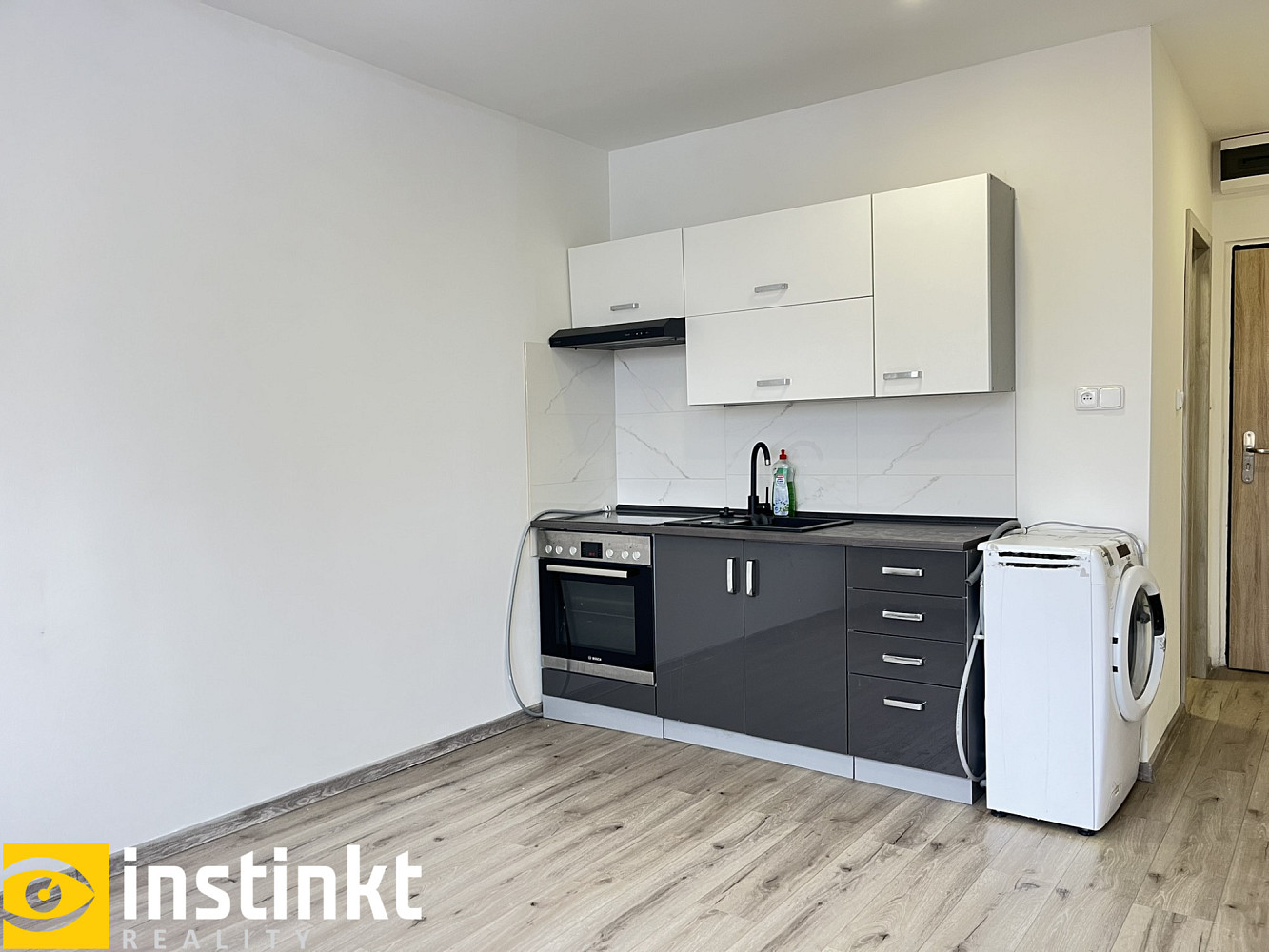 Pronájem bytu 1+kk 28 m² – fotografie 2