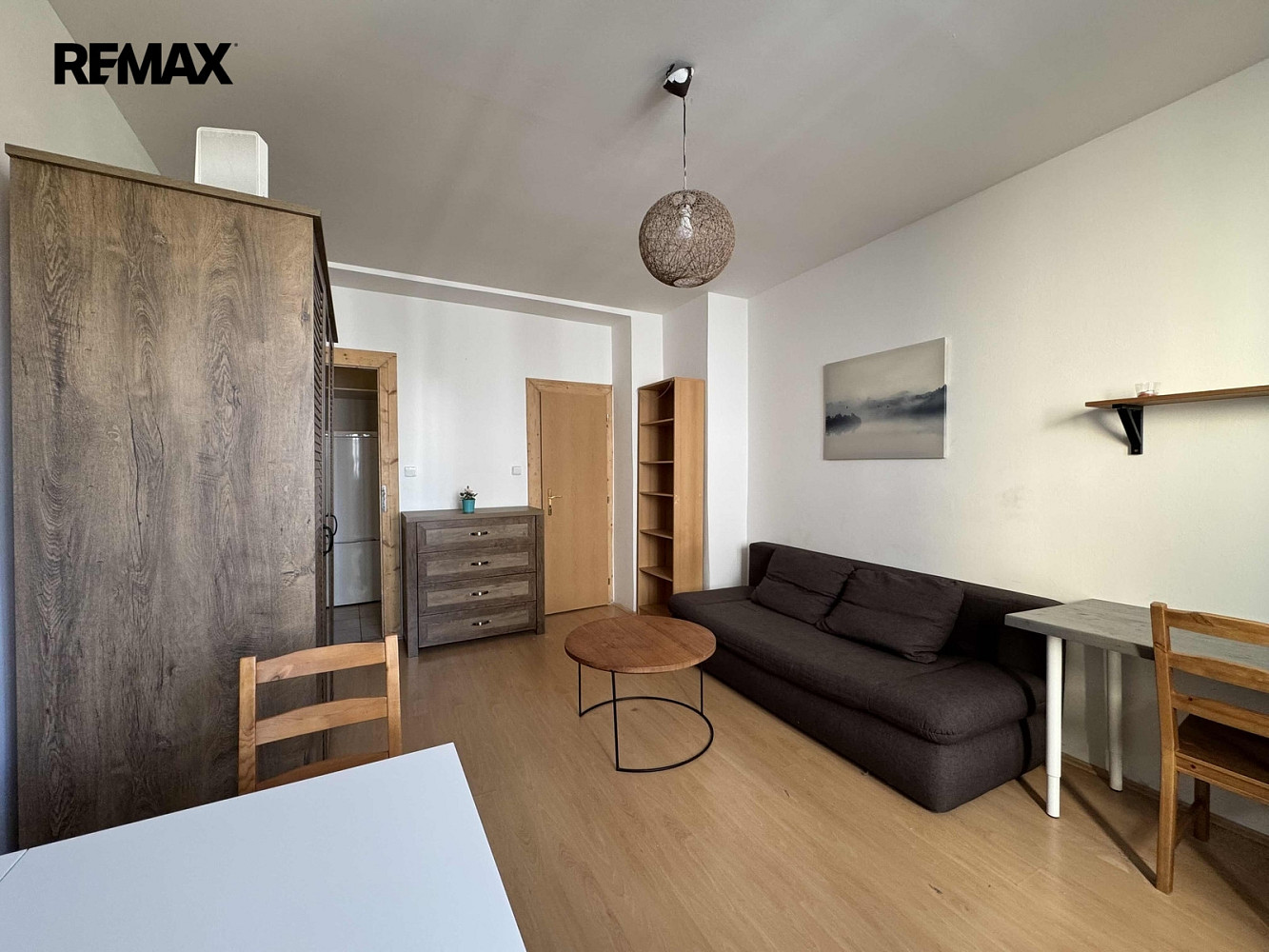 Pronájem bytu 2+1 42 m² – pohled 2