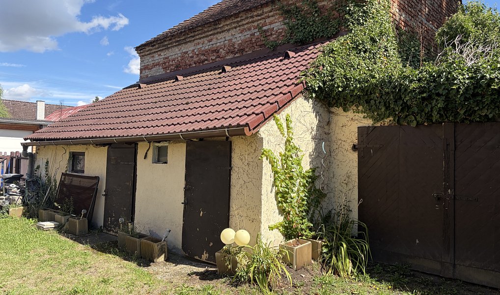 Prodej domu 193 m² s pozemkem 856 m², Chrást – náhled fotky 3