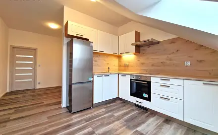 Pronájem bytu 2+1 64 m², Lochovice, okres Beroun