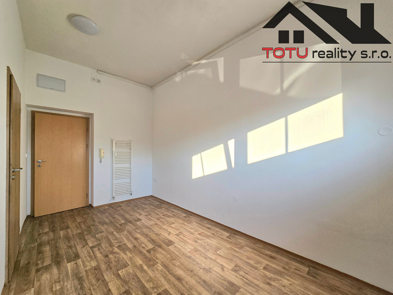 Pronájem bytu 1+kk 17 m² — photo 3