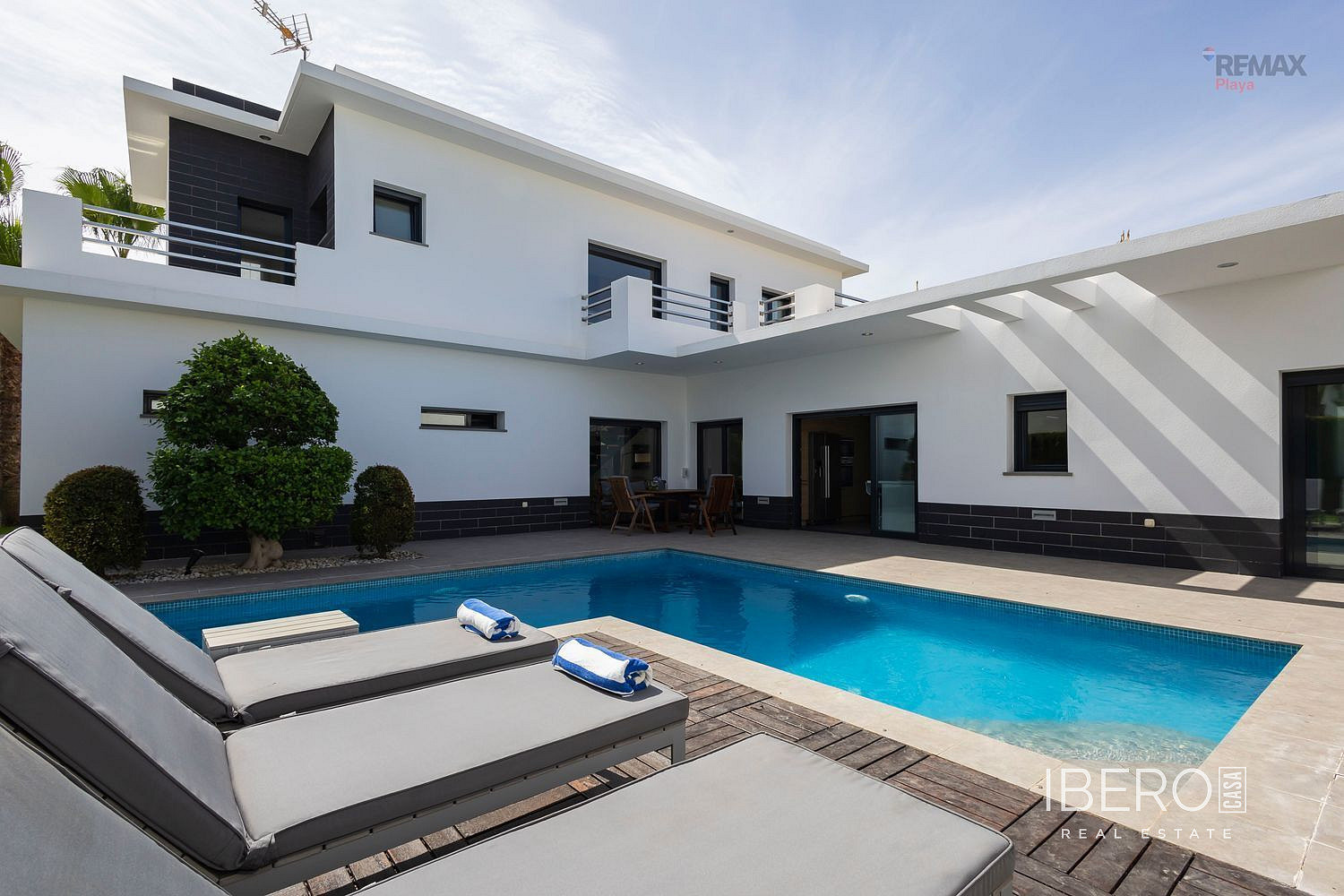 Prodej domu 750 m² s pozemkem 750 m²