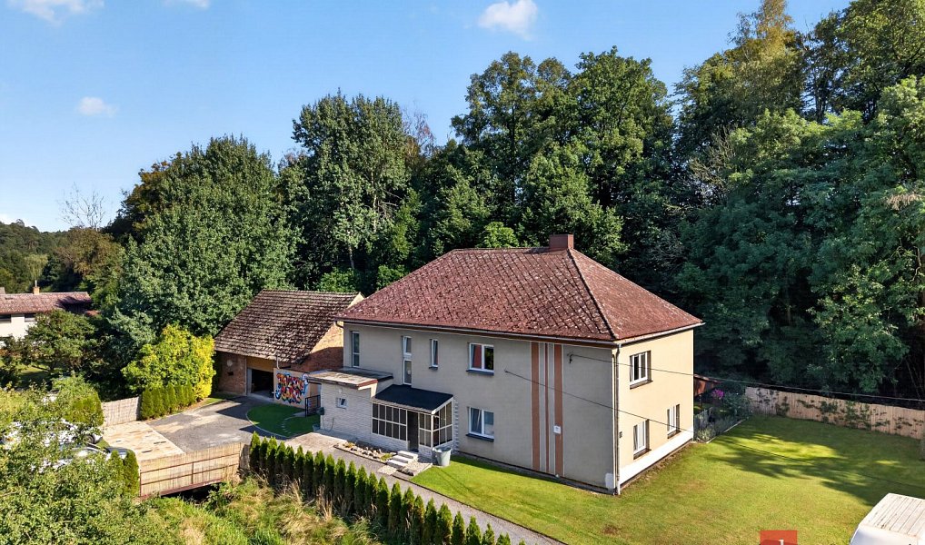 Prodej domu 255 m² s pozemkem 2 147 m², Bělá – fotka 1 z 24