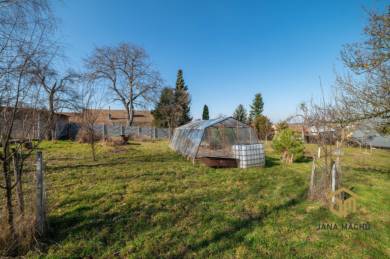 Prodej stavebního pozemku 1 920 m² – pohled 4