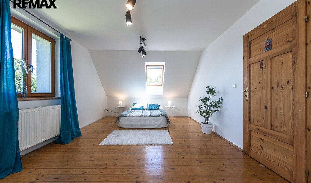 Prodej domu 213 m² s pozemkem 1 886 m², Mirošovice – náhled fotky 13