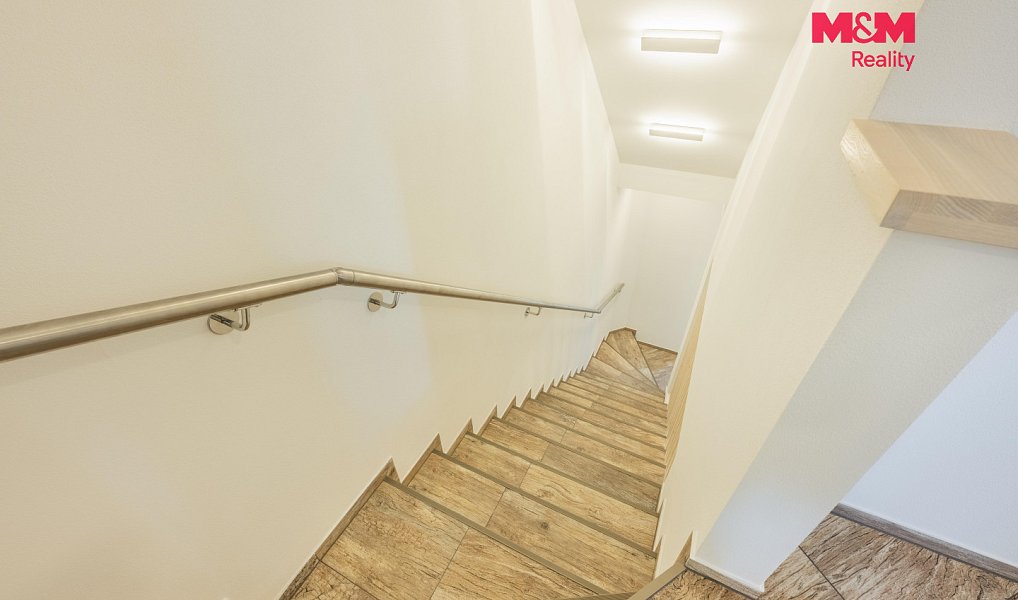 Prodej domu 198 m² s pozemkem 1 543 m², Hradečno – náhled fotky 16