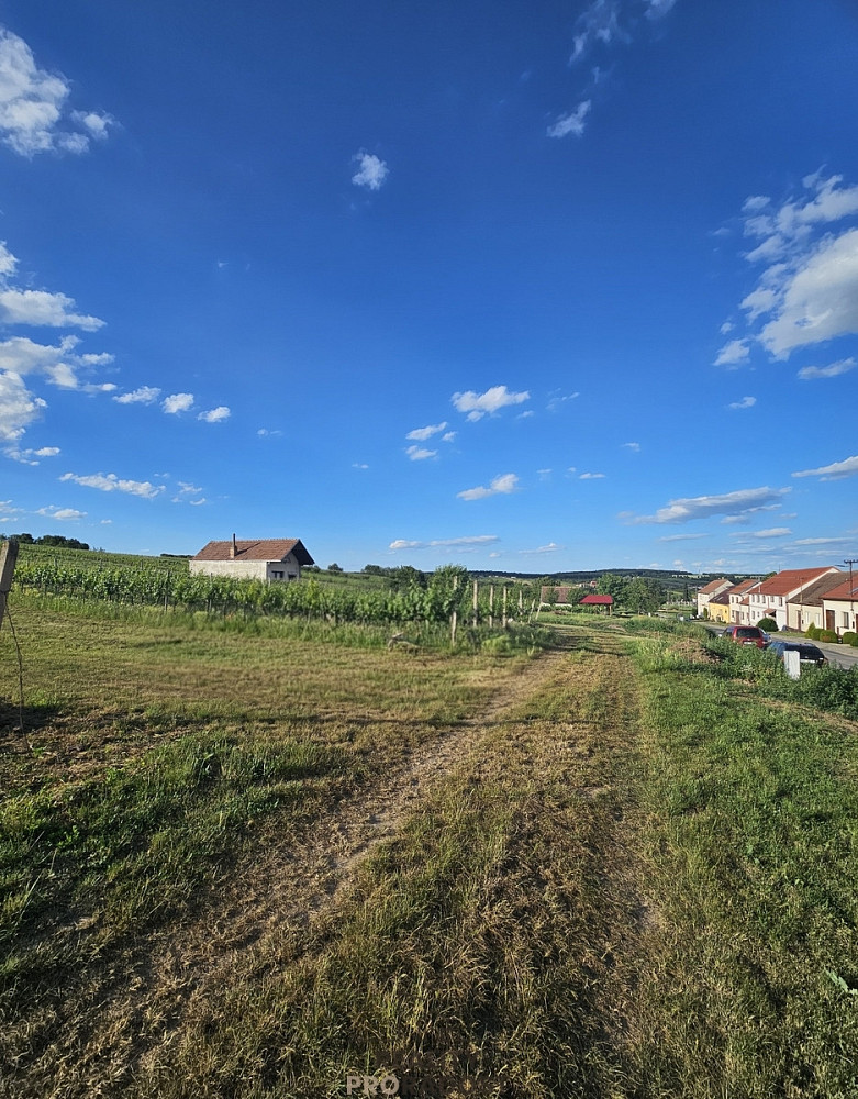 Prodej stavebního pozemku 800 m² — photo 2