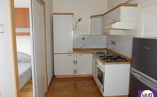 Pronájem bytu 2+kk 45 m², U křížku, Praha 4 - Nusle