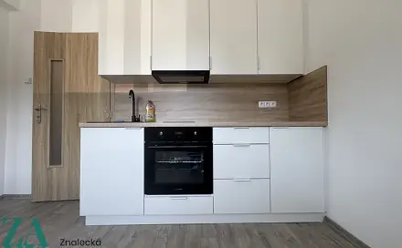 Pronájem bytu 1+1 26 m², třída Bří Čapků, Hodonín