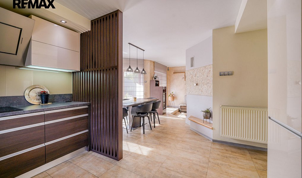 Prodej domu 200 m² s pozemkem 1 161 m², Plzeň – náhled fotky 2