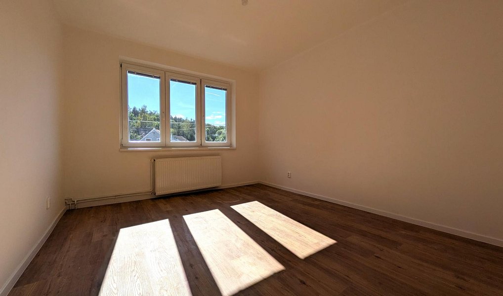 Pronájem bytu 3+1 86 m², Jarpice – náhled fotky 12