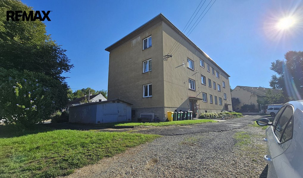 Prodej bytu 2+1 64 m², Hobšovice – fotka 1 z 13