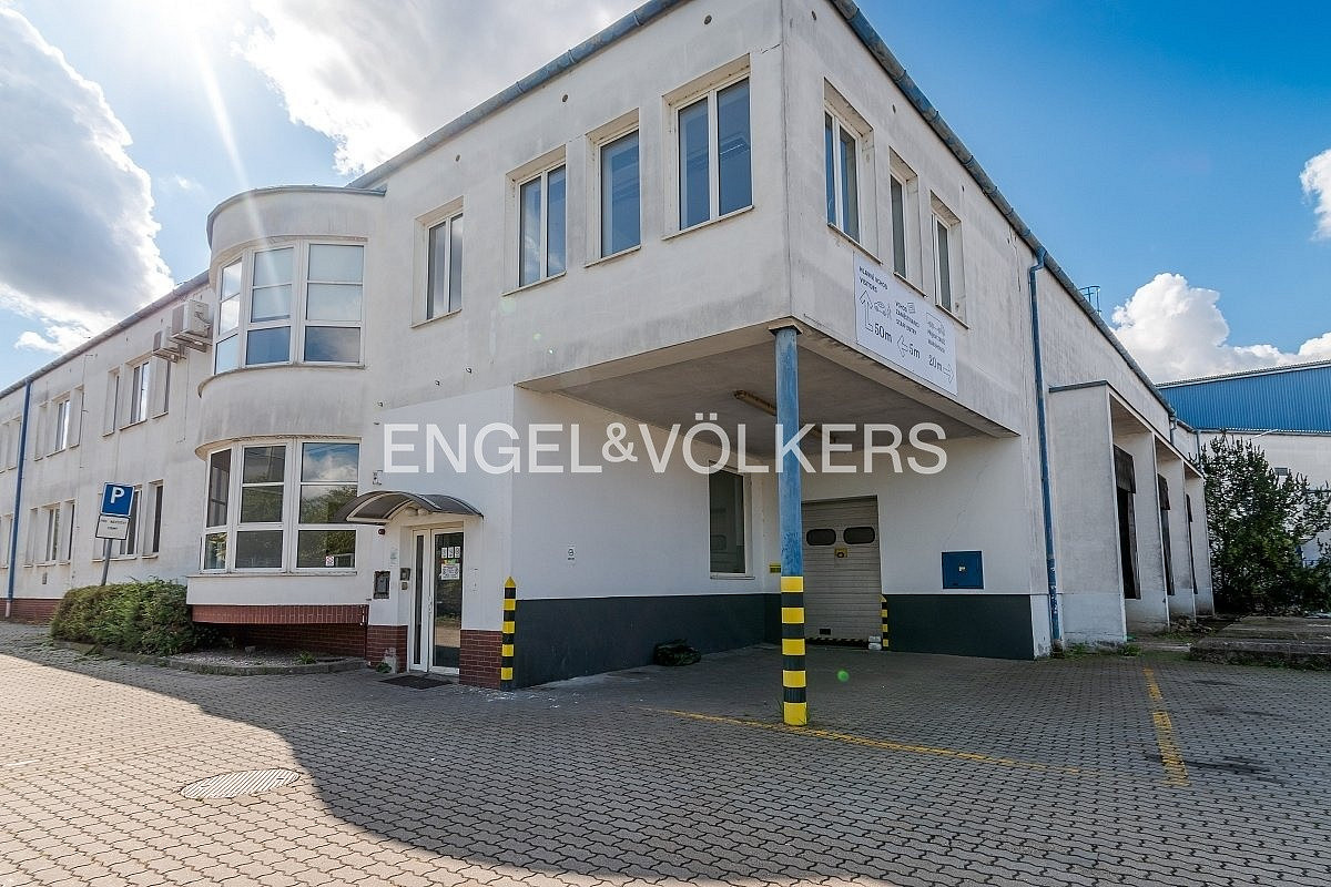 Pronájem výrobních prostor 4 712 m² – fotografie 2