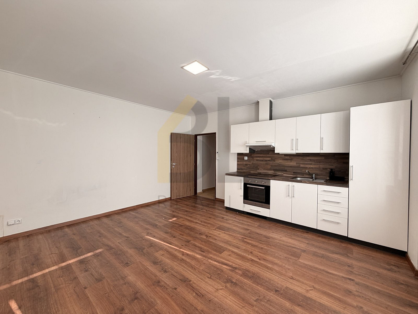 Pronájem bytu 1+kk 35 m²