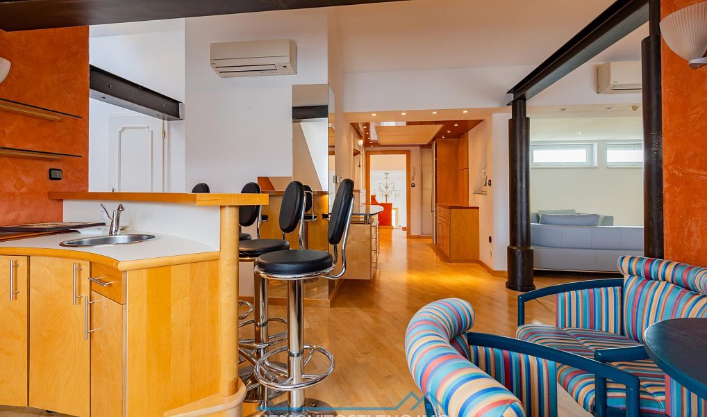 Prodej bytu atypického 310 m², Znojmo – náhled fotky 9