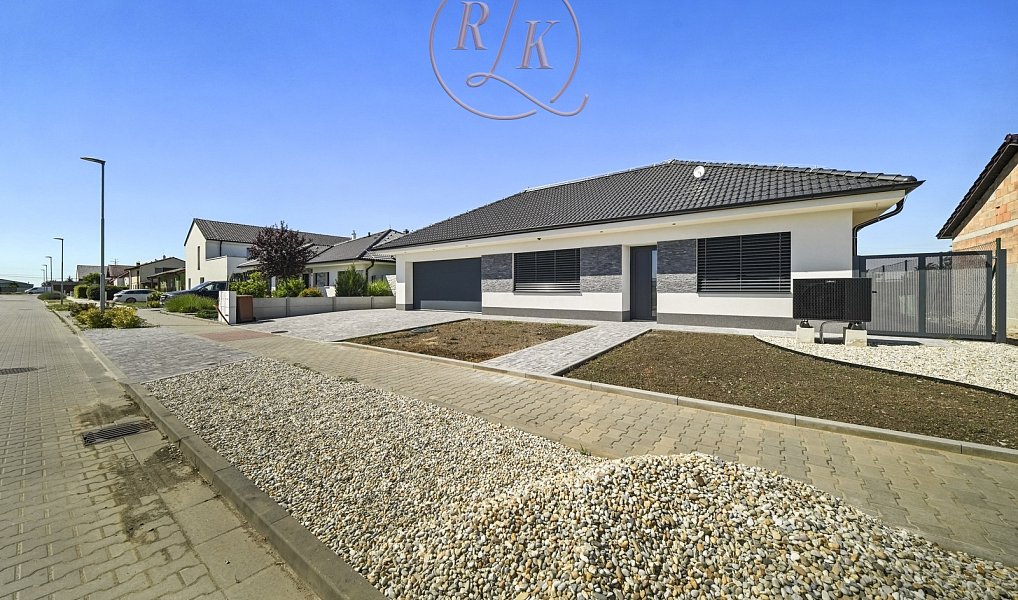 Prodej domu 170 m² s pozemkem 1 000 m², Kupařovice – fotka 1 z 51