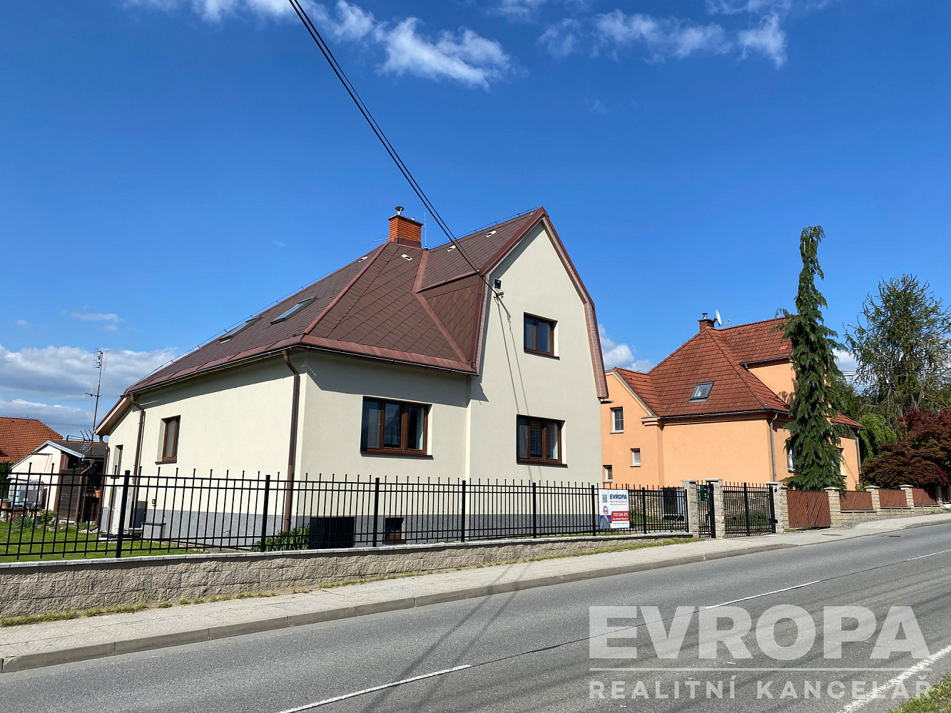 Prodej domu 154 m² s pozemkem 1 106 m² – pohled 2