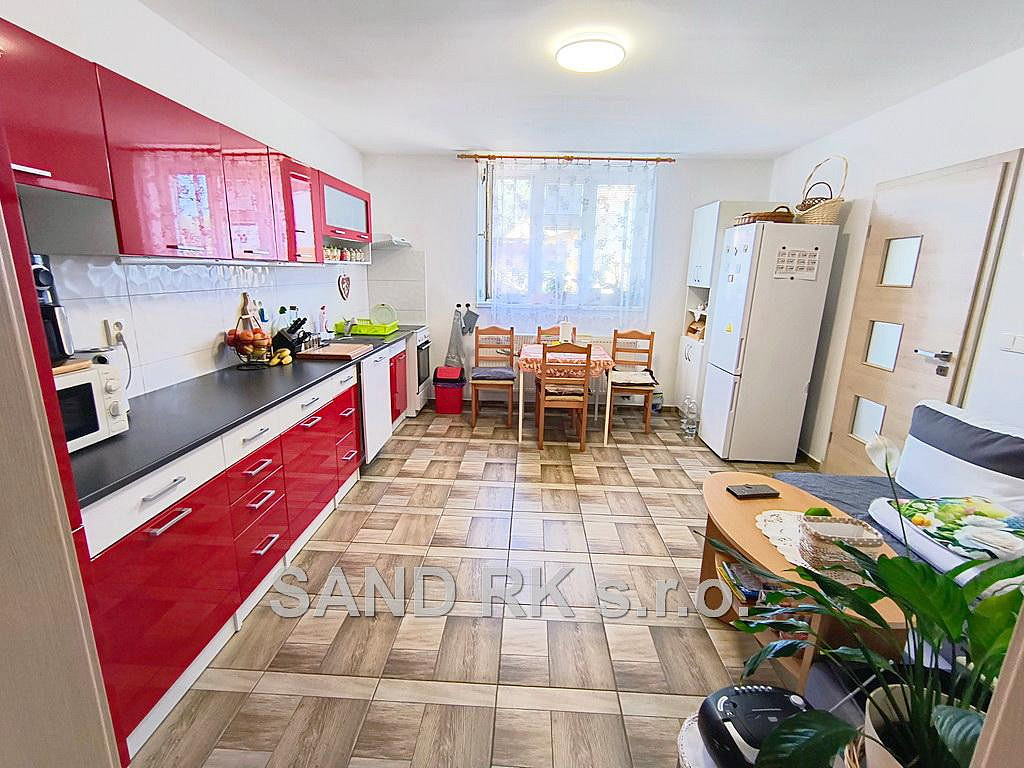 Prodej domu 80 m² s pozemkem 608 m² – fotografie 2