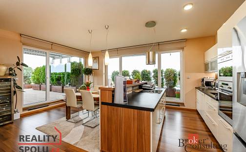 Prodej bytu 5+kk 118 m², Na Terasách, Plzeň - Doubravka