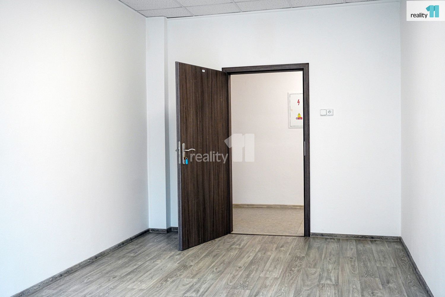 Pronájem kanceláře 18 m² — photo 2