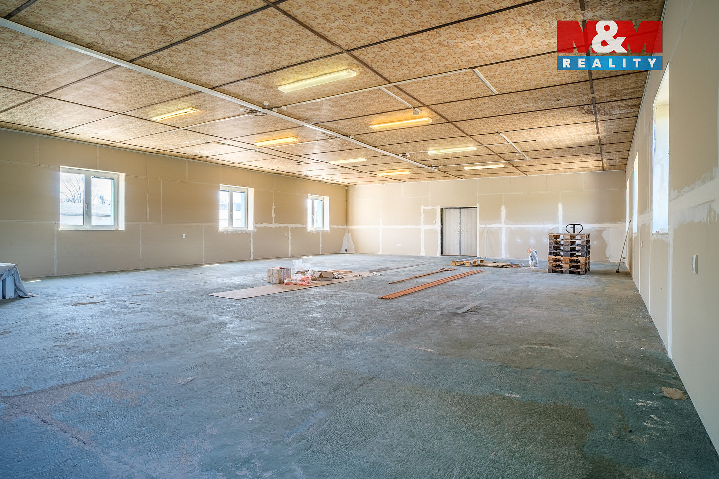 Pronájem obchodních prostor 1 200 m² — photo 3