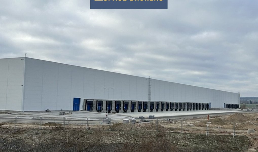 Pronájem skladovacích prostor 10 000 m², Přehýšov – fotka 1 z 7