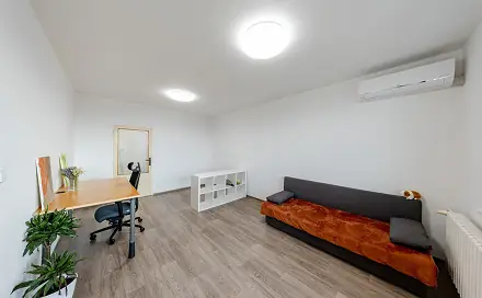 Pronájem bytu 1+1 44 m², Zlín - Prštné