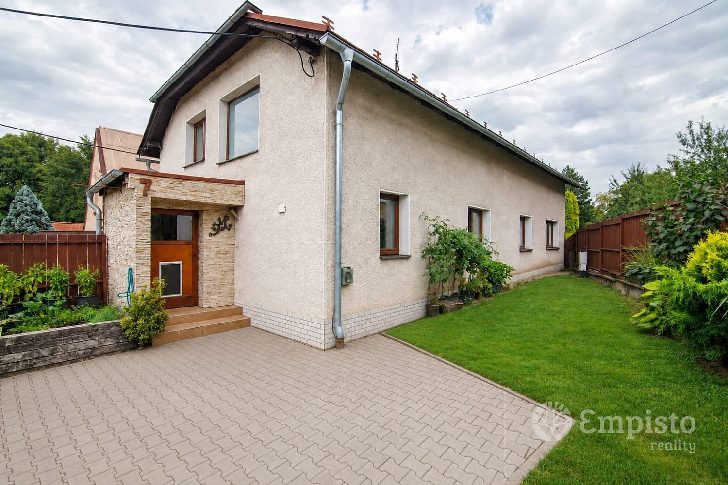 Prodej obchodních prostor 146 m²