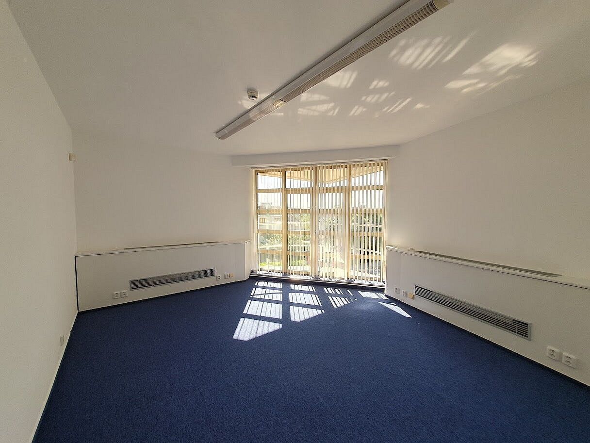 Pronájem kanceláře 65 m² — photo 4
